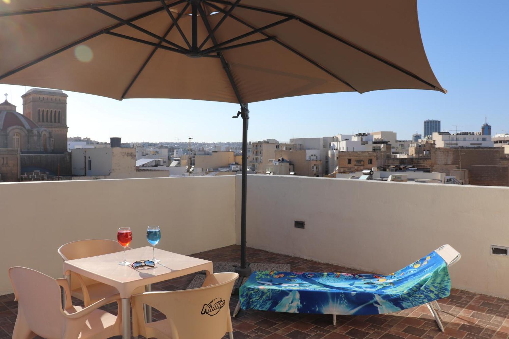 Apartamento St Julians Sliema Penthouse 3 Minutes Walk From Seafront Exterior foto