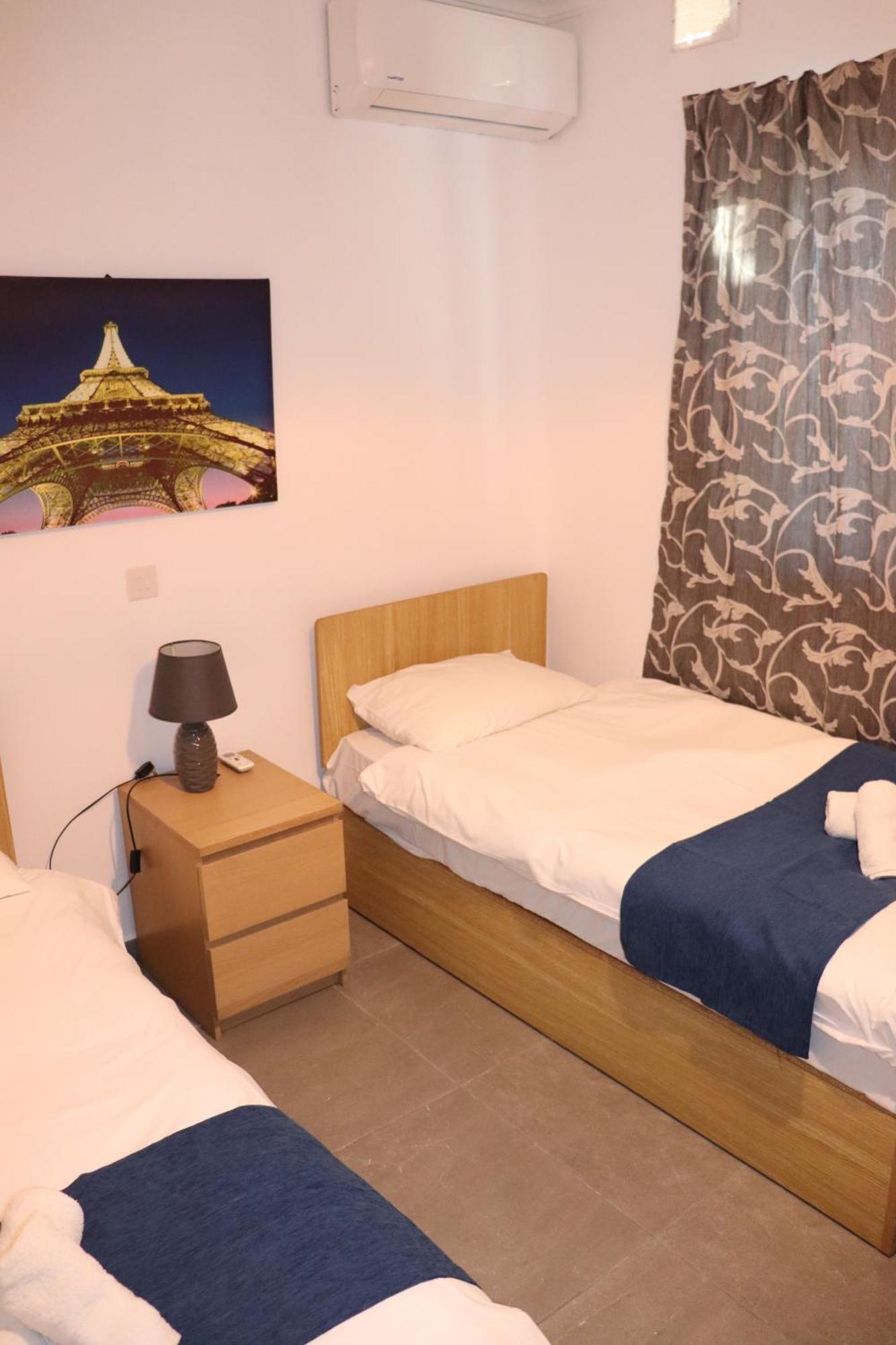 Apartamento St Julians Sliema Penthouse 3 Minutes Walk From Seafront Exterior foto