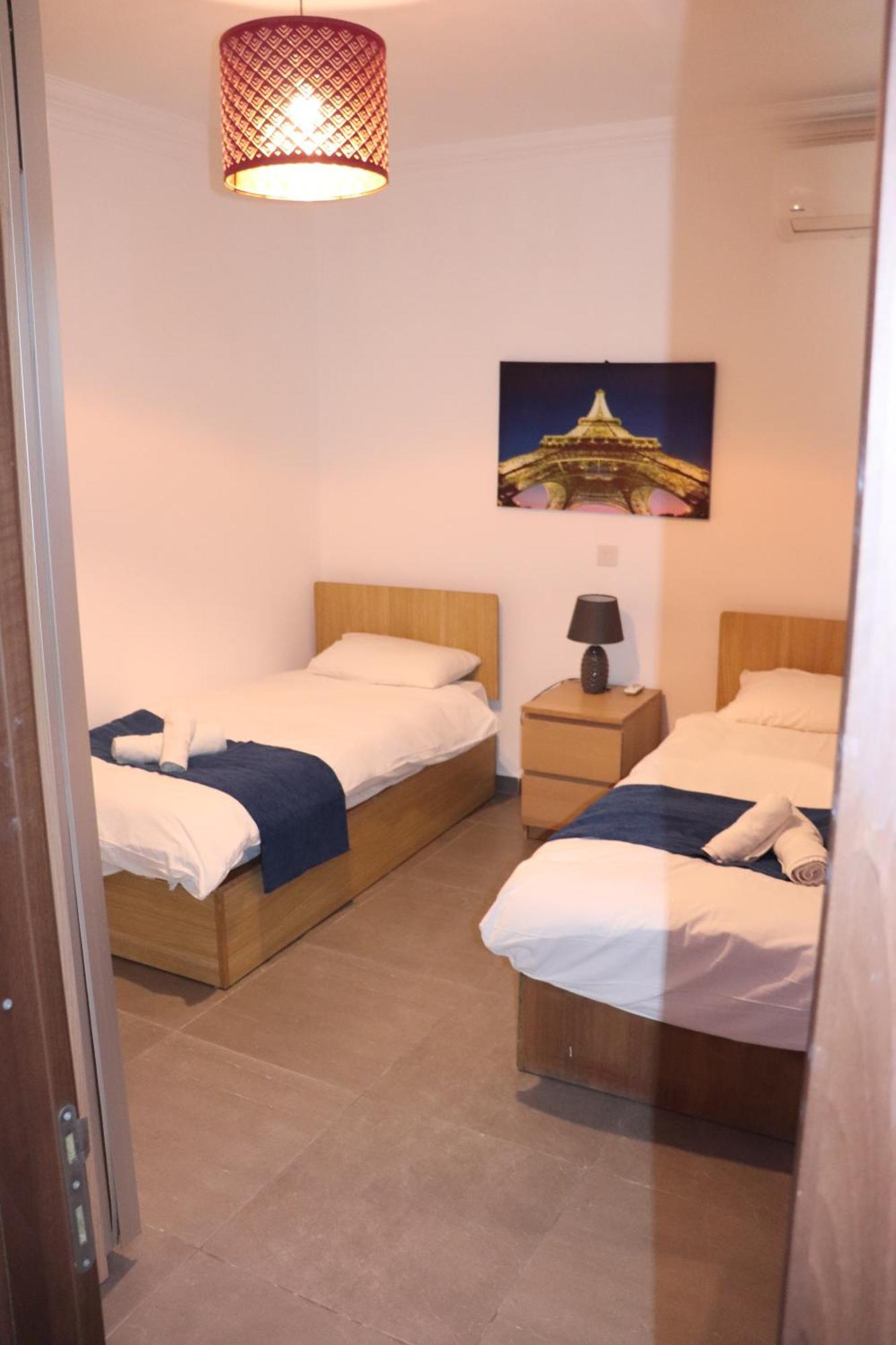 Apartamento St Julians Sliema Penthouse 3 Minutes Walk From Seafront Exterior foto