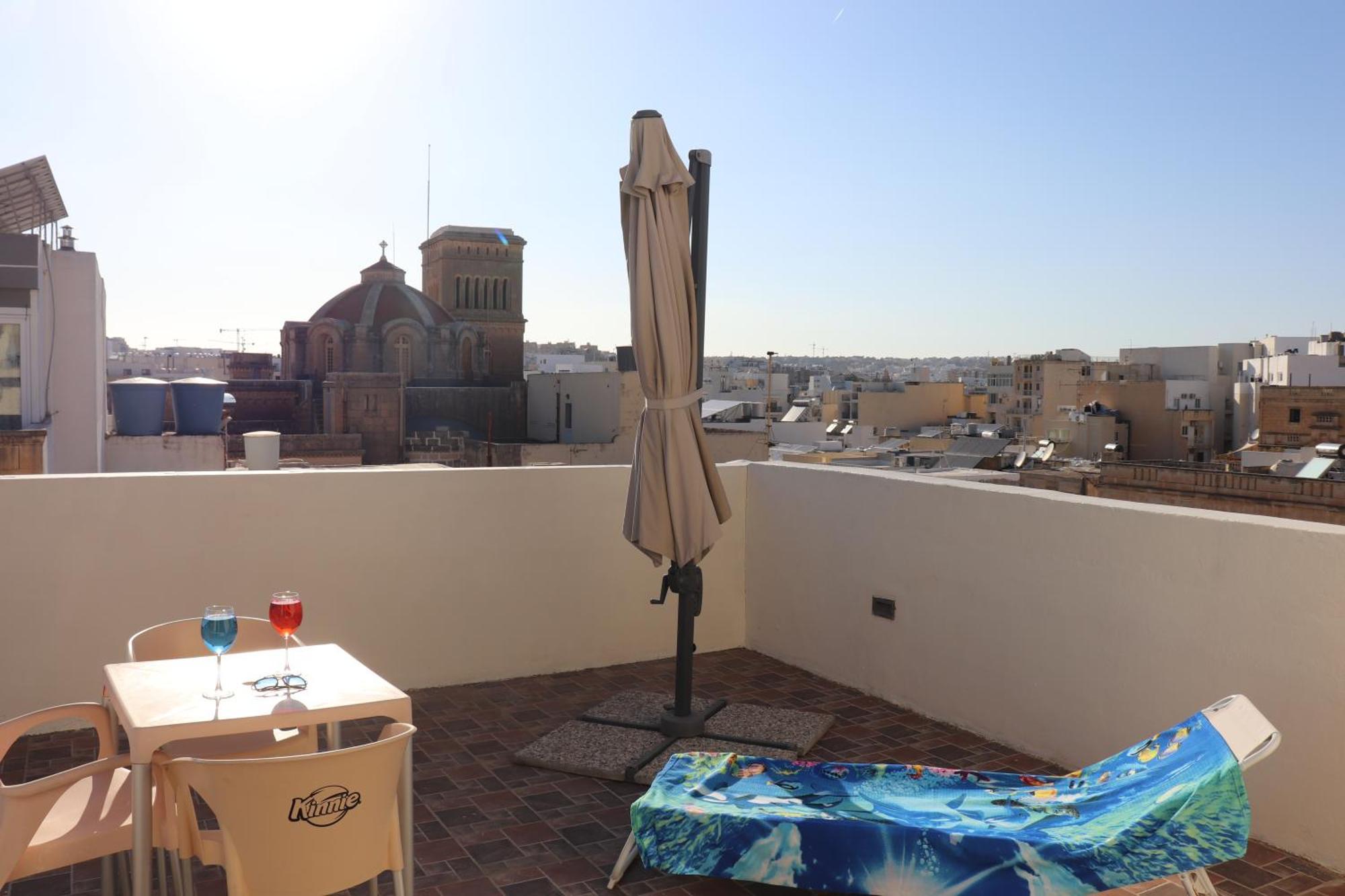 Apartamento St Julians Sliema Penthouse 3 Minutes Walk From Seafront Exterior foto